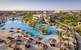 Coral Sea Holiday Resort & Aqua Park